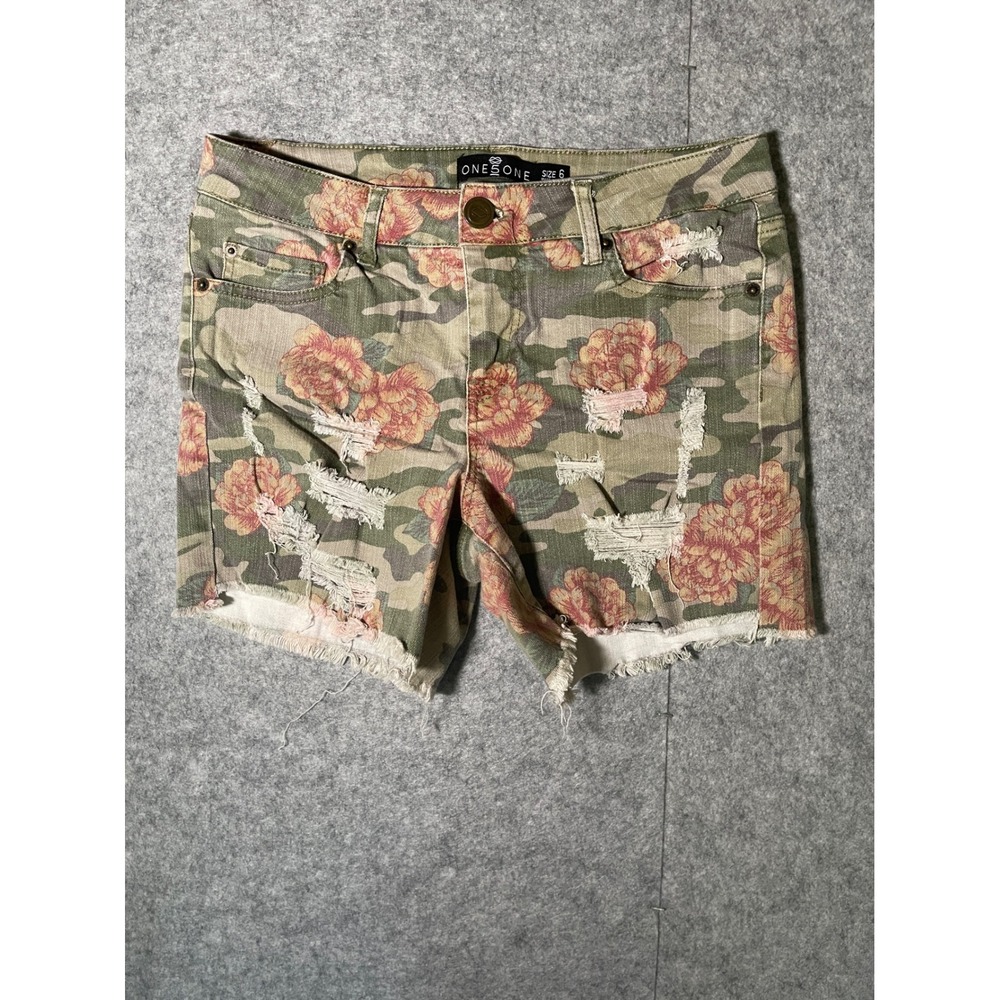 One 5 One Womens Camo Floral Distressed Denim Shorts Size 6 Camouflage Pink Rose